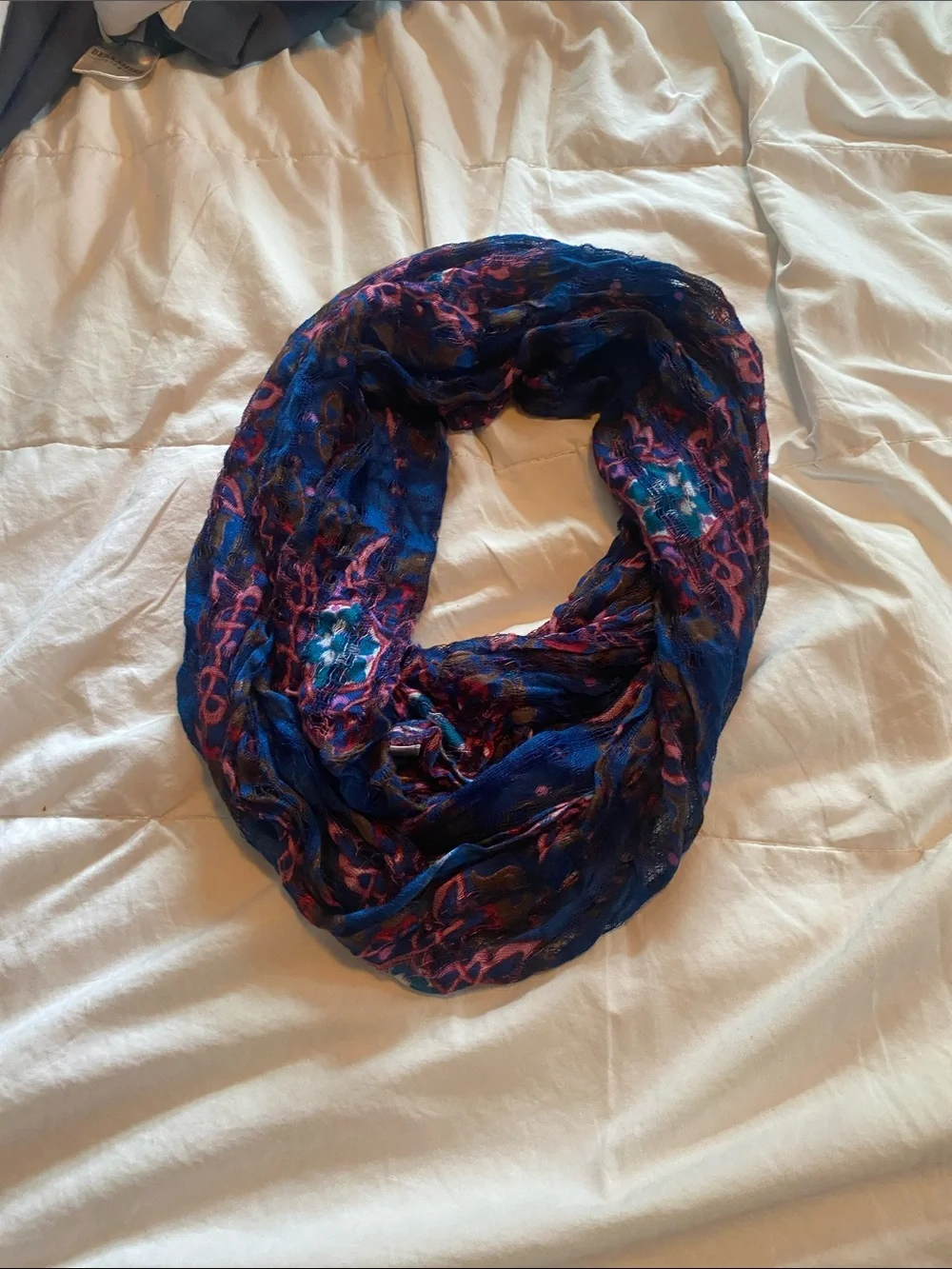 Charming Charlie Womens cowl scarf 20” wide